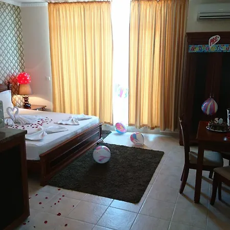 Aparthotel Marina Sunrise 4*
